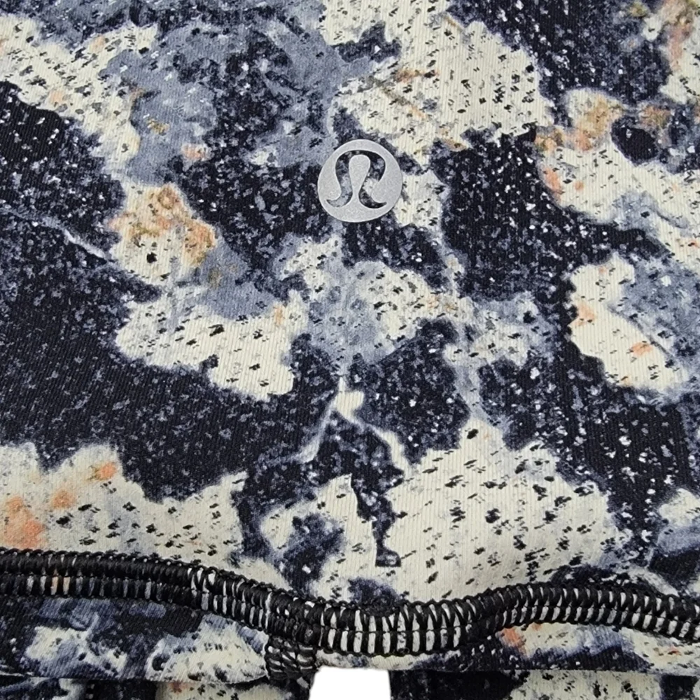 Lululemon Athletica woman's size 8 in floral Limited edition high-rise leggings.